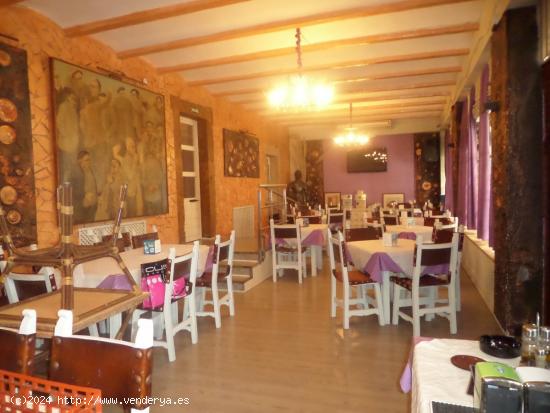  Se traspasa cafe-bar - restaurante en Argamasilla de Alba en perfecto estado por valor de 30.000.  