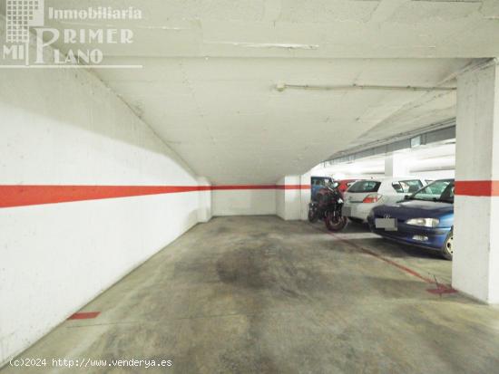  SE VENDE garaje + trastero en zona centro junto a calle Doña Crisanta muy amplios - CIUDAD REAL 