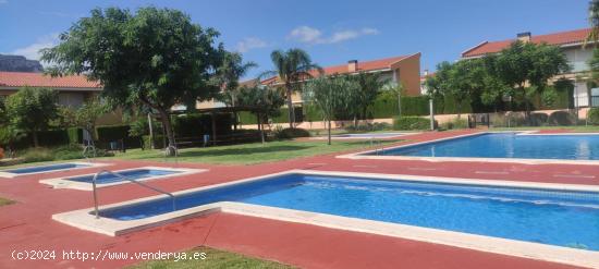  Bonita casa con 4 piscinas comunitarias cerca de la playa en Miami-Platja - TARRAGONA 