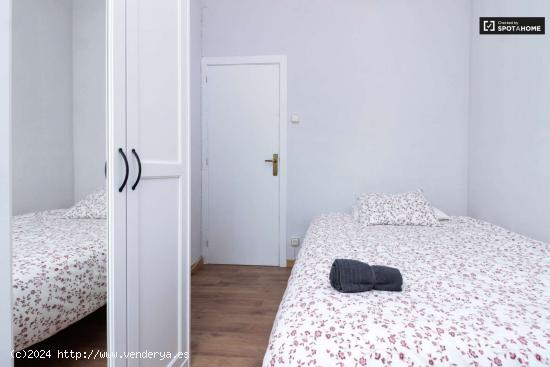  Bonita habitación con cama doble en alquiler en Gràcia - BARCELONA 