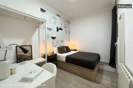  Alquiler de habitaciones en piso de 5 habitaciones en L'Esquerra De L'Eixample - BARCELONA 