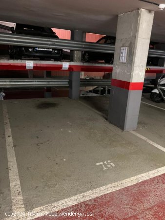  Plaza de aparcamiento en venta  en Cornellà de Llobregat - Barcelona 