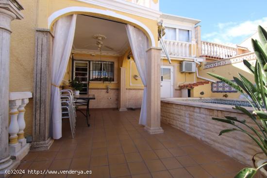  Chalet en venta de 5 dormitorios  en La Nucía - ALICANTE 