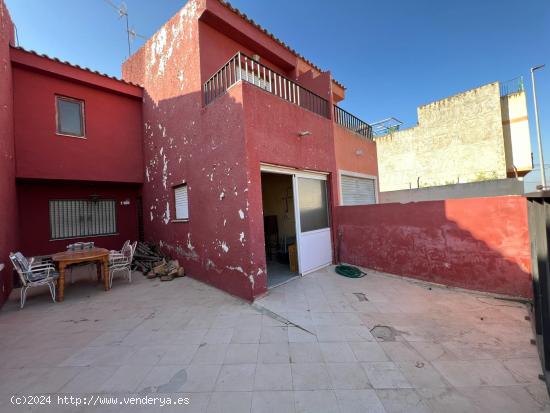  Casa adosada en Dolores, Alicante de 3/4 dormitorios. - ALICANTE 
