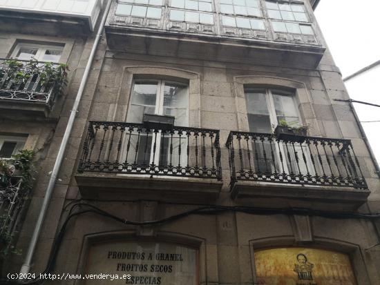  Edificio en Zona Vieja de Santiago - Rúa Do Preguntoiro - A CORUÑA 