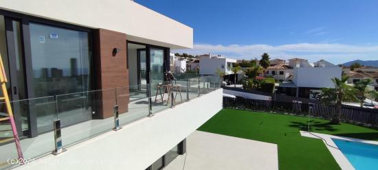 Villa de Obra Nueva con jardín, piscina y barbacoa en Finestrat ( Benidorm) - ALICANTE 