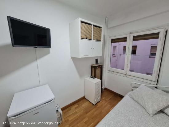  Alquiler de habitaciones en piso de 5 habitaciones en La Almozara - ZARAGOZA 