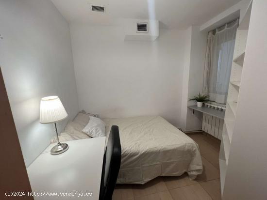  Se alquila habitación en piso de 3 habitaciones en Guindalera - MADRID 