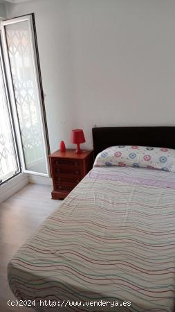  Se alquila habitación en apartamento de 3 dormitorios en Patraix - VALENCIA 