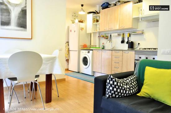  Soleado apartamento de 3 dormitorios con balcón en alquiler en la zona de Poblenou - BARCELONA 