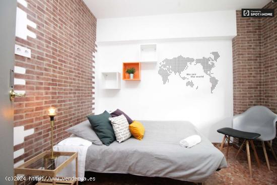  Acogedora habitación con cómoda en piso compartido, Eixample - BARCELONA 