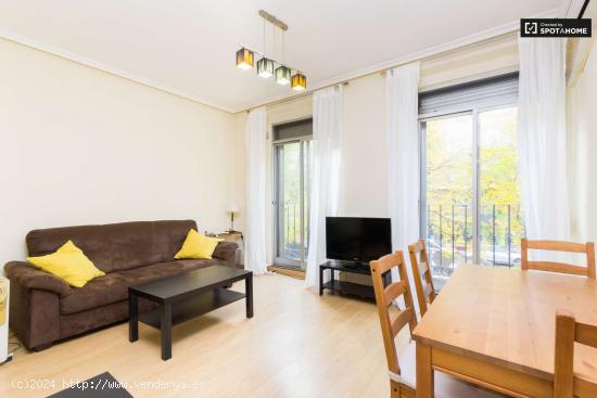  apartamento de 2 dormitorios con aire acondicionado y balcón en alquiler en Almagro y Trafalgar - M 