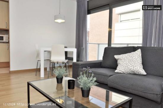 Moderno apartamento de 2 dormitorios con balcón en alquiler en Poblenou - BARCELONA 