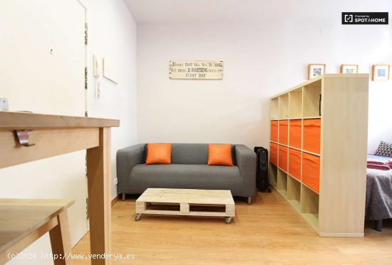  Elegante apartamento estudio con aire acondicionado en alquiler en Huertas, Madrid City Center - MAD 