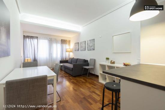 Elegante apartamento de 1 dormitorio con aire acondicionado en alquiler cerca del parque en Retiro - 