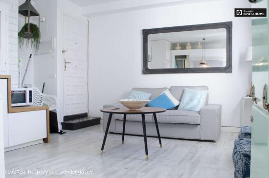  Moderno apartamento de 1 dormitorio con terraza en alquiler en Embajadores - MADRID 