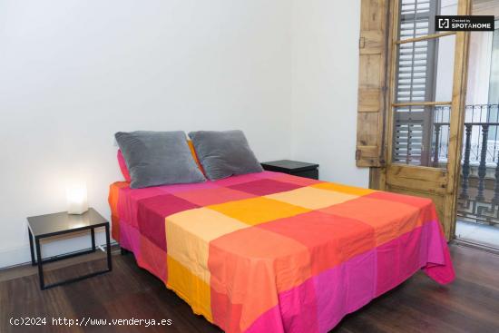  Acogedora habitación en apartamento de 3 dormitorios en El Raval - BARCELONA 