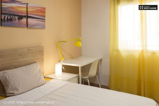  Se alquila habitación amueblada, apartamento de 5 habitaciones, Carabanchel - MADRID 