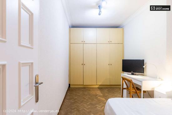  Amplia habitación en alquiler en el apartamento de 2 dormitorios en La Dreta de l'Eixample - BARCEL 