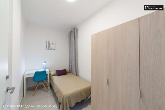  Acogedora habitación con cama individual en alquiler en Eixample - BARCELONA 
