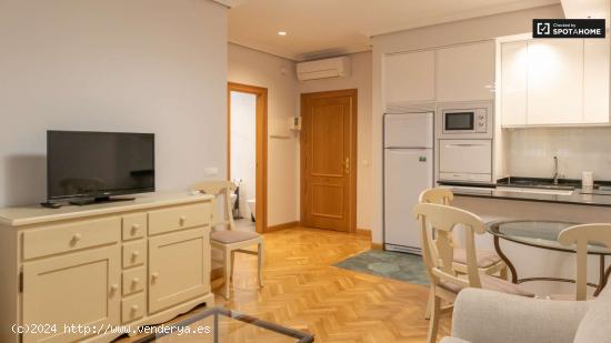  Apartamento de 1 dormitorio en alquiler en Madrid - MADRID 