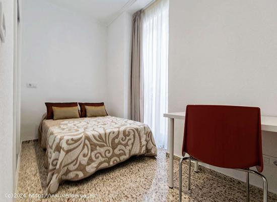  Luminosa Habitación en piso compartido en Alicante - Solo chicas - ALICANTE 
