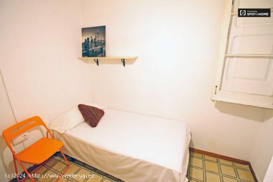  Cómoda habitación con cómoda en piso compartido, Eixample - BARCELONA 