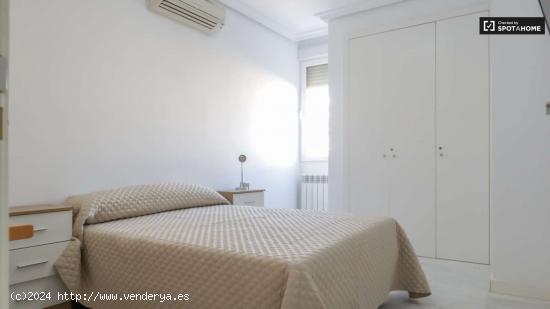  Habitaciones para alquilar en apartamento de 5 dormitorios en Madrid - MADRID 