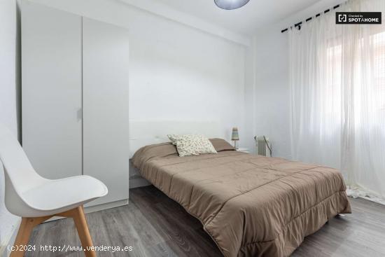  Se alquila habitación en piso de 2 dormitorios en Torrejón De Ardoz, Madrid - MADRID 