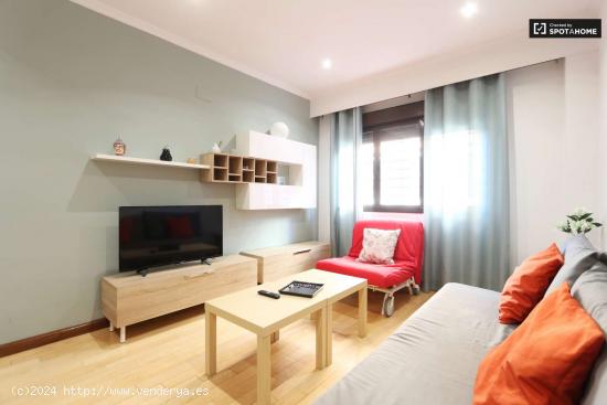  Amplio apartamento de 1 dormitorio con patio en alquiler en Retiro - MADRID 