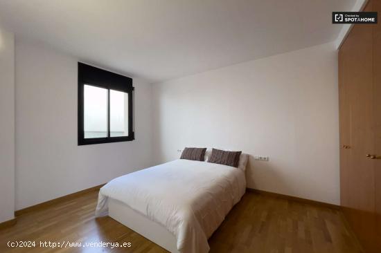  Alquiler de habitaciones en piso de 3 habitaciones en El Coll, Barcelona - BARCELONA 