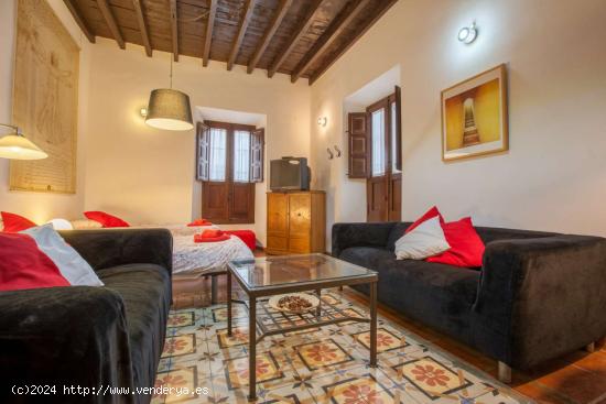  ¡Apartamento de 2 dormitorios en alquiler en el centro de Granada! - GRANADA 