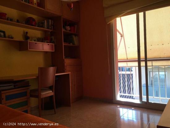  Se alquila habitación en piso de 2 habitaciones en Sant Joan Despí - BARCELONA 
