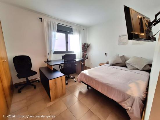  ¡Habitación en alquiler en moderno apartamento de 2 dormitorios en Madrid! - MADRID 