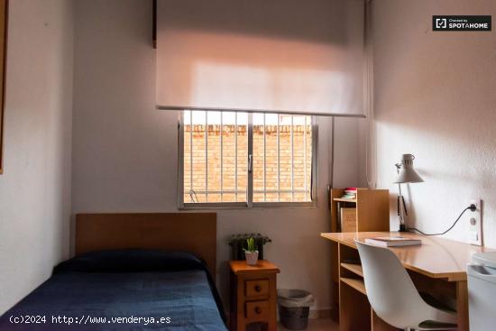  Se alquila habitación en residencia en Granada - GRANADA 