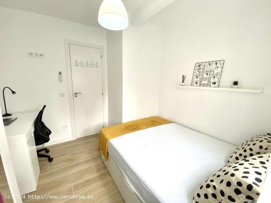  Alquiler de habitaciones en piso moderno de 4 dormitorios en Móstoles - MADRID 