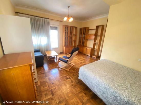  Se alquila habitación en piso de 4 habitaciones en Pamplona - NAVARRA 