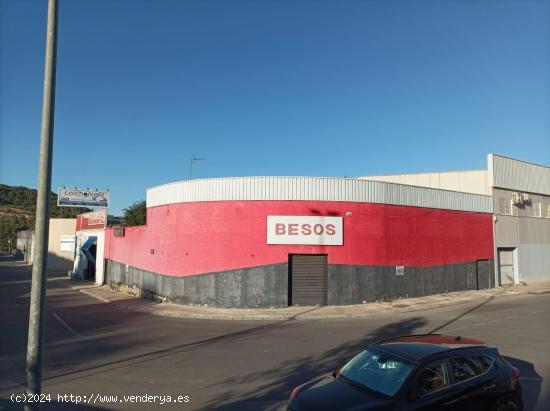  Nave con terraza en venta en polígono industrial de Guardamar del Segura, Alicante, Costa Blanca -  