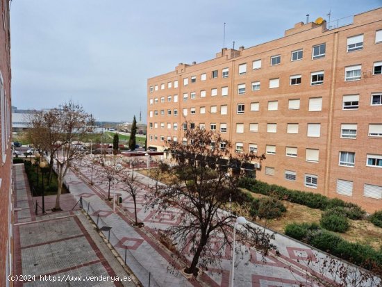  PISO RENTA LIBRE  REFORMADO Y AMUEBLADO A 3' DEL NUEVO HOSPITAL 
