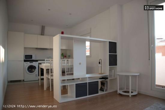  Apartamento de 2 dormitorios en alquiler en Valencia - VALENCIA 