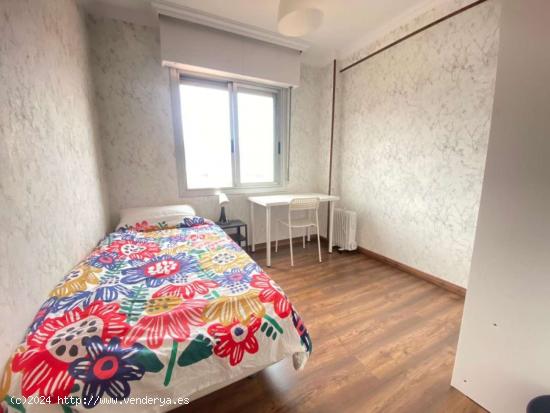  Se alquila habitación en piso de 4 habitaciones en Bilbao - VIZCAYA 