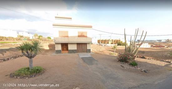  Se vende casa con  6.000 m2 de parcela urbanizable en El Calero - LAS PALMAS 