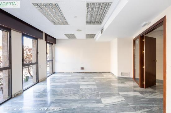  Magnifico piso u oficina en pleno centro de Granada. - GRANADA 
