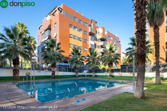  Bonito piso en unas de las zonas más prestigiosas de Granada, Urbanización Parque Lagos, - GRANADA 
