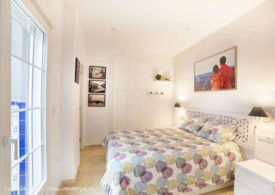  Apartamento de 1 dormitorio en Sevilla con Patio privado - SEVILLA 