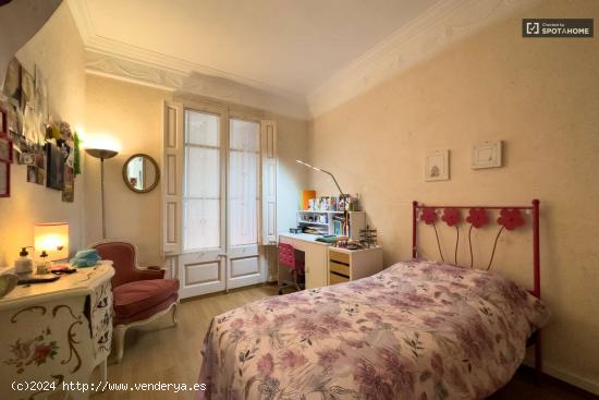  Alquiler de habitaciones en piso de 4 habitaciones en Vila De Gràcia - BARCELONA 