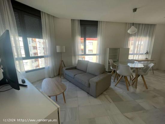  Apartamento de 1 dormitorio en alquiler en Sevilla - SEVILLA 