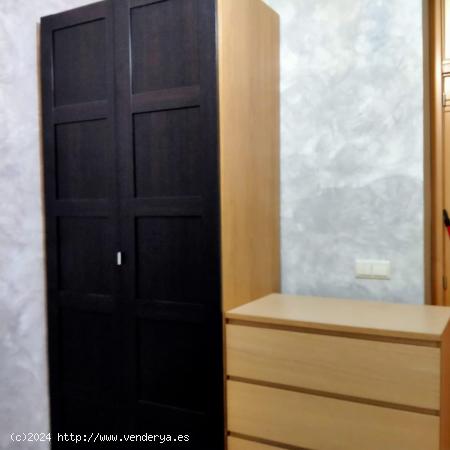  Urbis te ofrece una habitación en alquiler en zona Carmelitas-Oeste, Salamanca. - SALAMANCA 