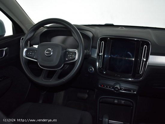 Volvo XC40 Momentum Pro 2WD - Fontellas