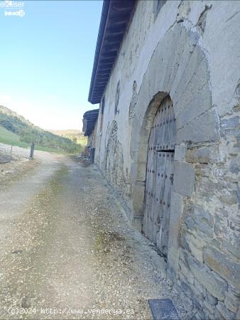 Ekiser vende casa con terreno en Etsain, Navarra - NAVARRA